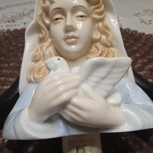 Vintage House of Lloyd Virgin Mary and Dove Night Light - Picture 3 of 5